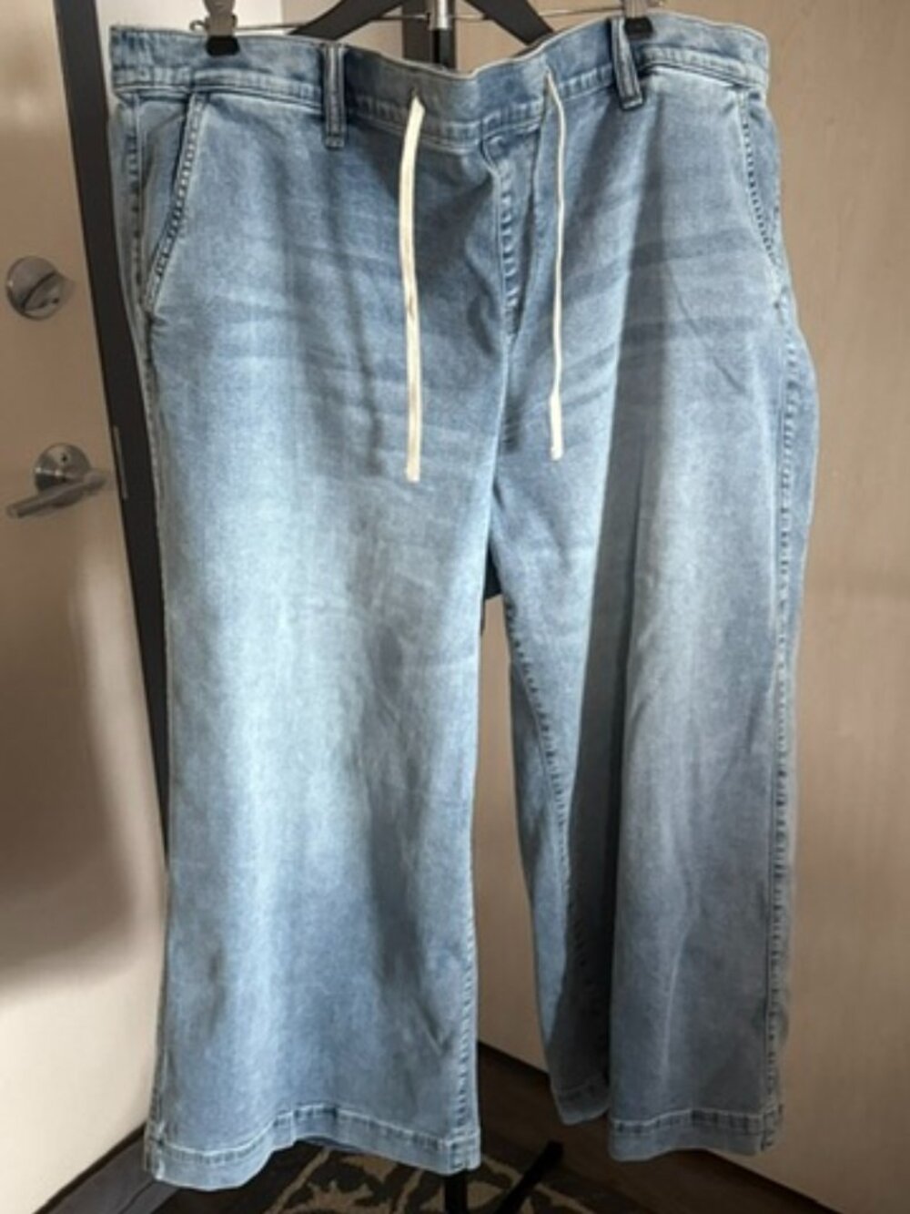 Torrid Weekend Wide Leg Super Soft Ankle Jeans